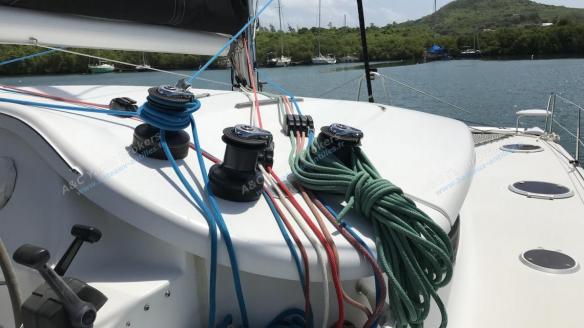 Winches at the helm station Winches at the helm station