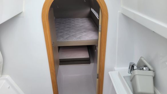 Yanel : accès vers cabine arrière