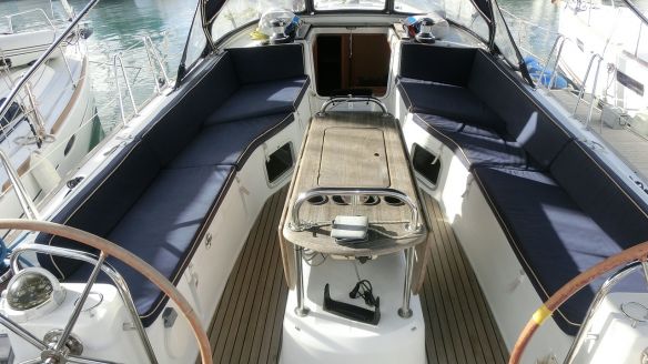Large cockpit de Lotus, Sun Odyssey 50DS Large cockpit de Lotus, Sun Odyssey 50DS