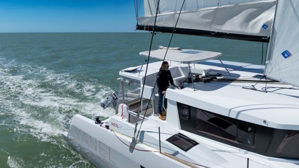 NEEL 47 Yanel - vue du poste de barre en navigation NEEL 47 Yanel - vue du poste de barre en navigation