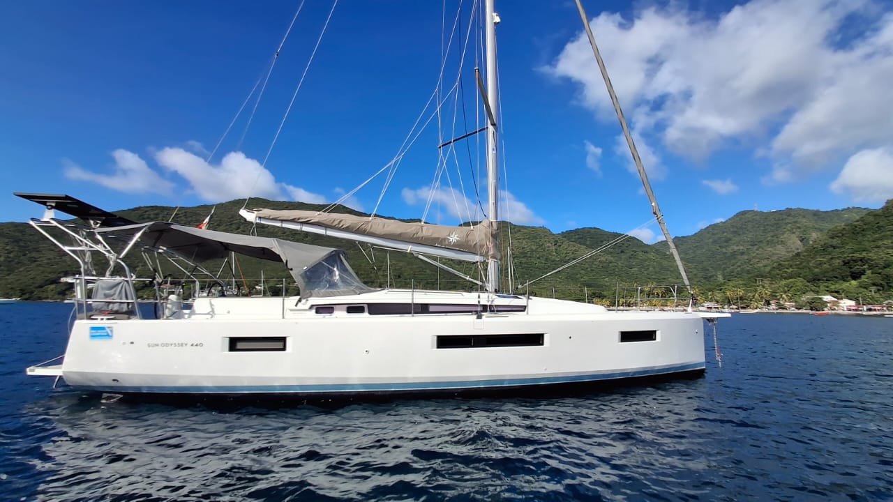 Sun Odyssey 440 - 3 berths - KERSELI à louer pour votre croisière